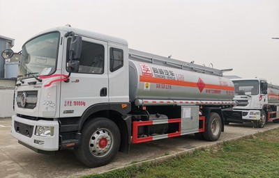 国六性价比之选 东风D9运油车解析，10吨级标杆如何实现12.5吨满载