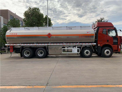 解放前四后八铝合金运油车 25吨/28吨车型报价与配置详解